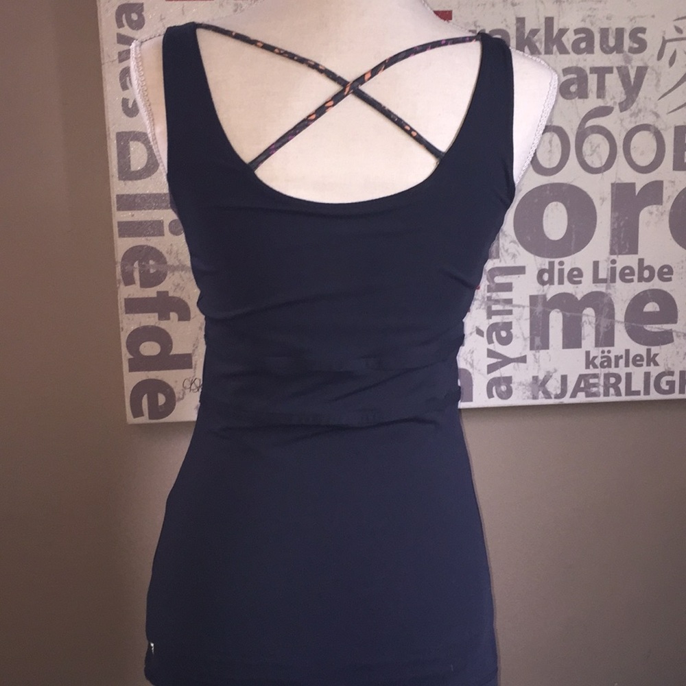 Fabletics Fun colored workout top - Picture 2 of 2